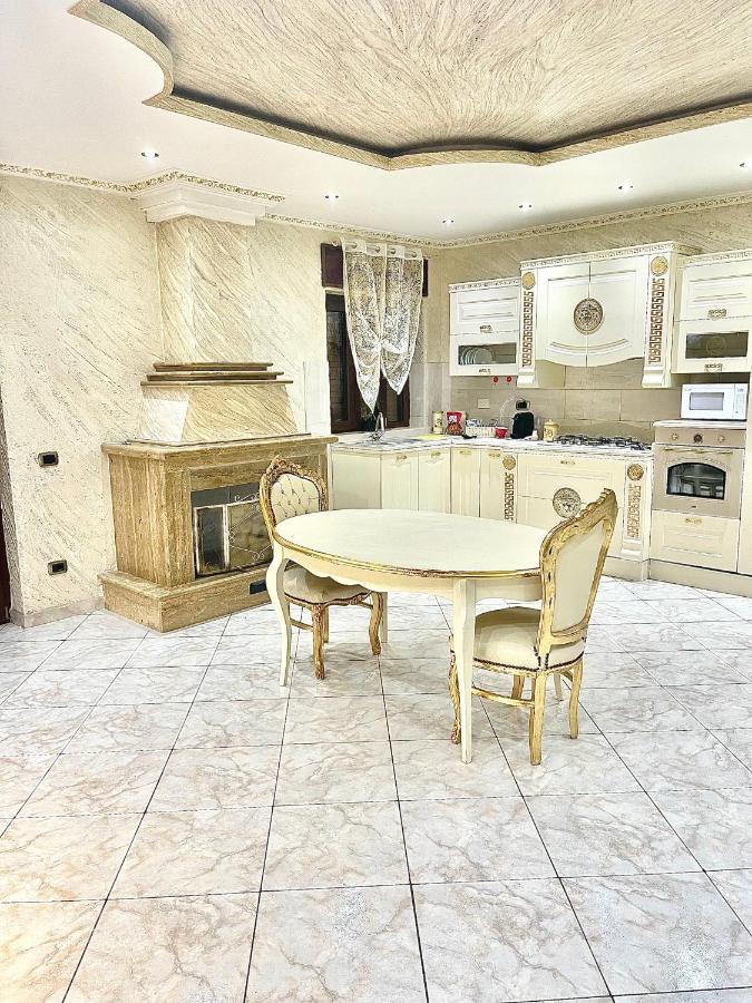 Gold Luxury Suite Home Roma Ngoại thất bức ảnh