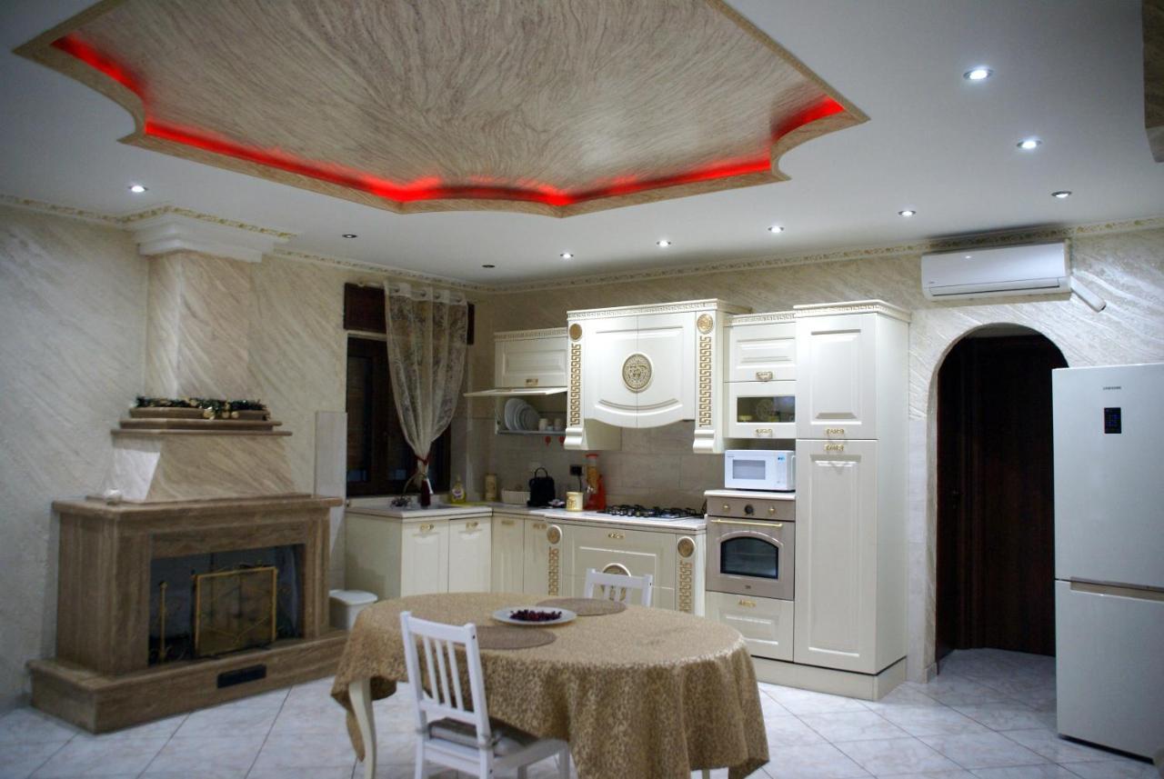 Gold Luxury Suite Home Roma Ngoại thất bức ảnh